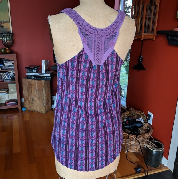 Ecoté Front-Pleated Patterned Blouse - Picture 2 of 8